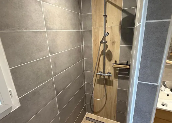 בית נופש A Nouste לארונס